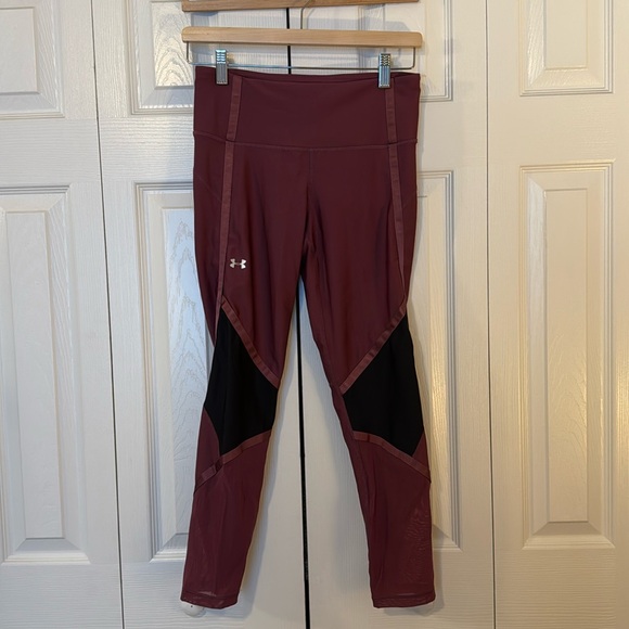 Under Armour Pants - Under Armour heat gear ribbon ankle leggings.